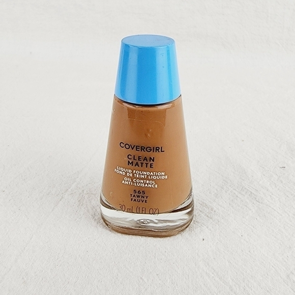 LAST ONE 🔥COVERGIRL Clean matte Liquid Foundation tawny fauve - Picture 2 of 7